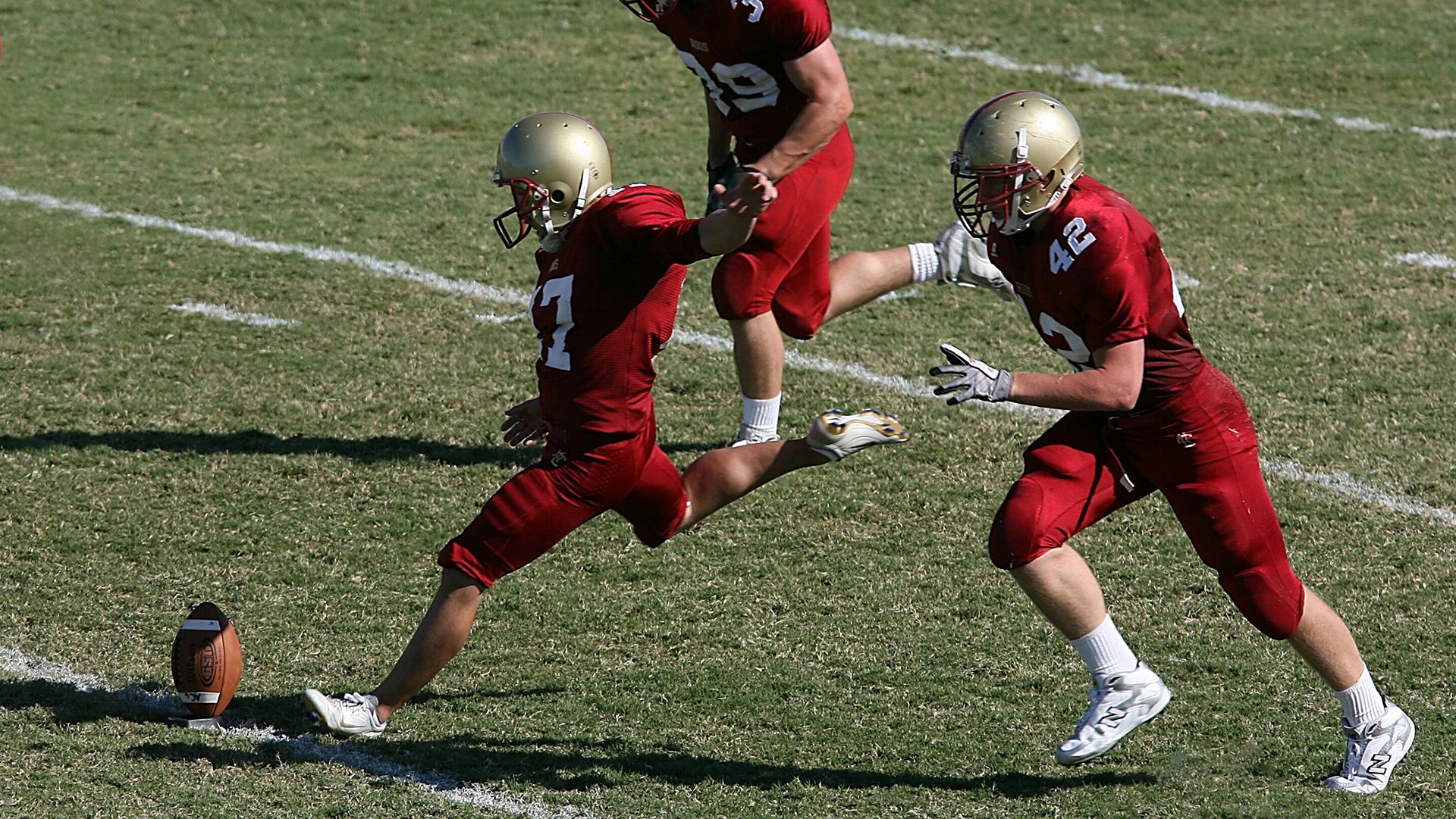 中国足球青少年足球培训注重科学技术结合,青少年足球培训班